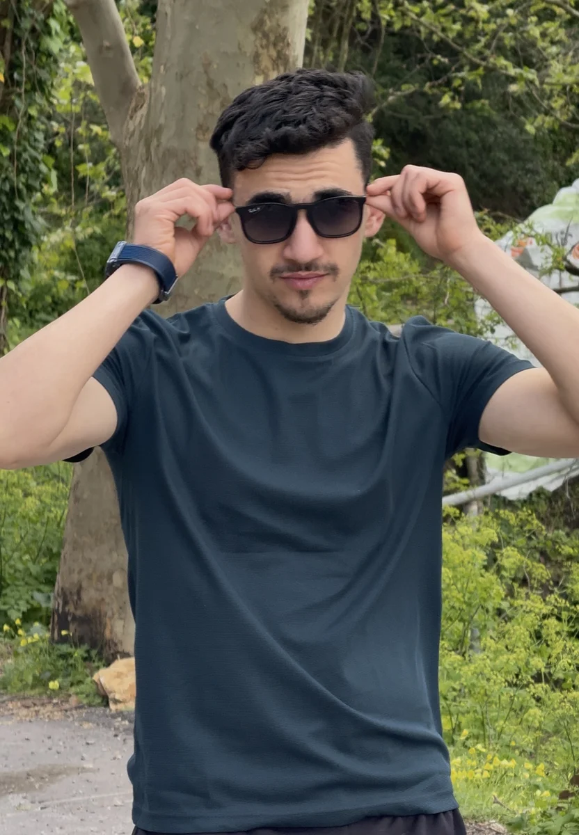 T-SHIRT